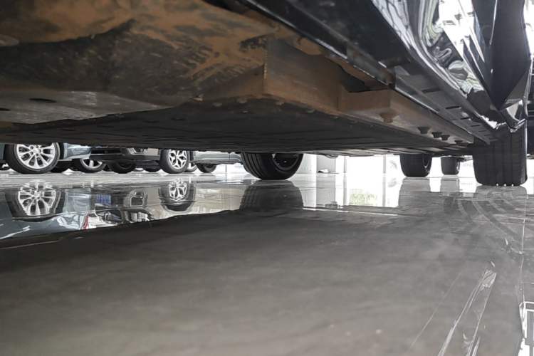 Used VOYAH FREE 2025 Model FREE+ Rear-Drive Qiankun Edition Left Side Sill