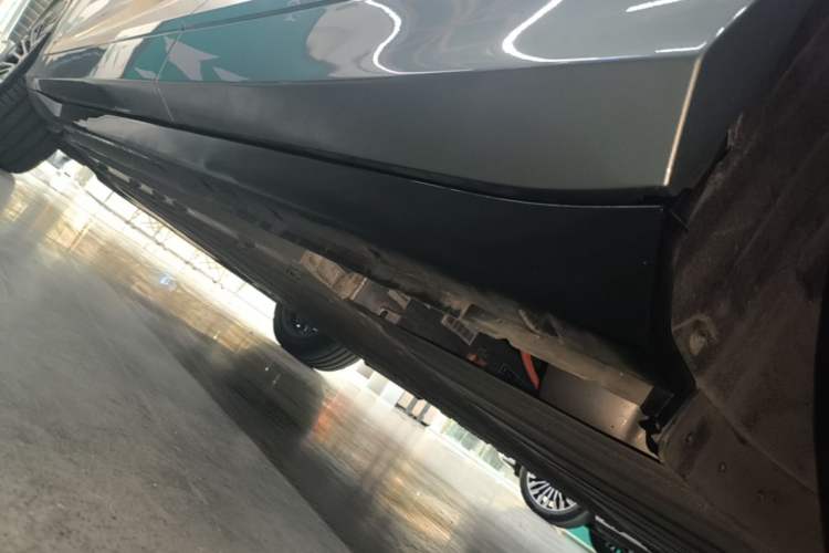 Used VOYAH FREE 2025 Model FREE+ Four-Wheel-Drive Qiankun Edition Left Side Sill