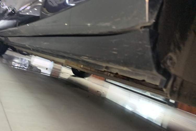 Used VOYAH FREE 2025 Model FREE+ Four-Wheel-Drive Qiankun Edition Left Side Sill