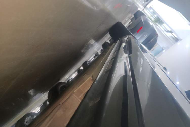 Used VOYAH FREE 2025 Model FREE+ Rear-Drive Qiankun Edition Left Side Sill