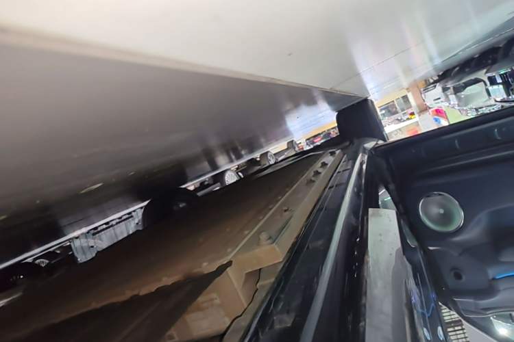 Used VOYAH FREE 2025 Model FREE+ Four-Wheel-Drive Qiankun Edition Left Side Sill