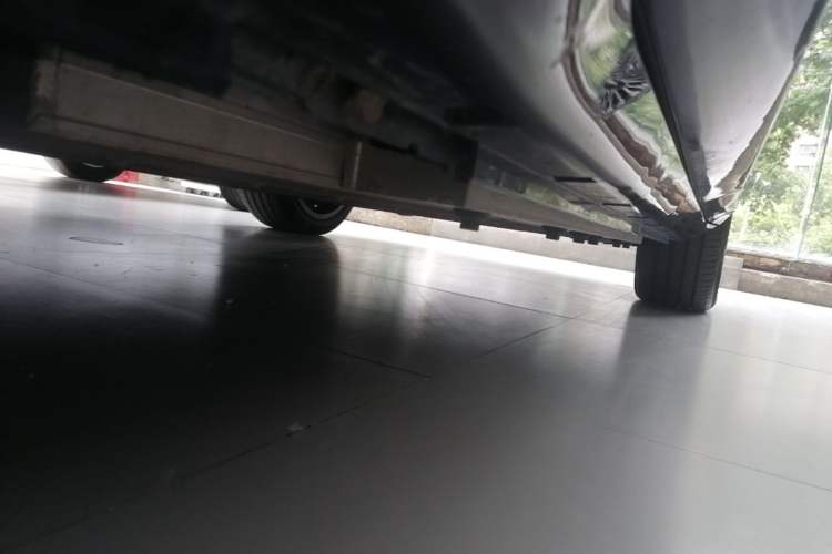 Used VOYAH FREE 2025 Model FREE+ Four-Wheel-Drive Qiankun Edition Left Side Sill