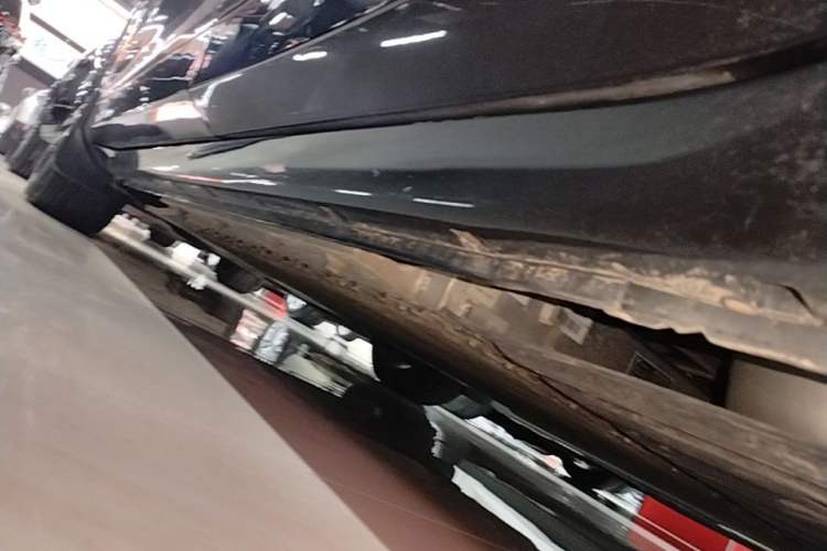 Used VOYAH FREE 2025 318 259 km All-Wheel-Drive Exploration Edition Left Side Sill