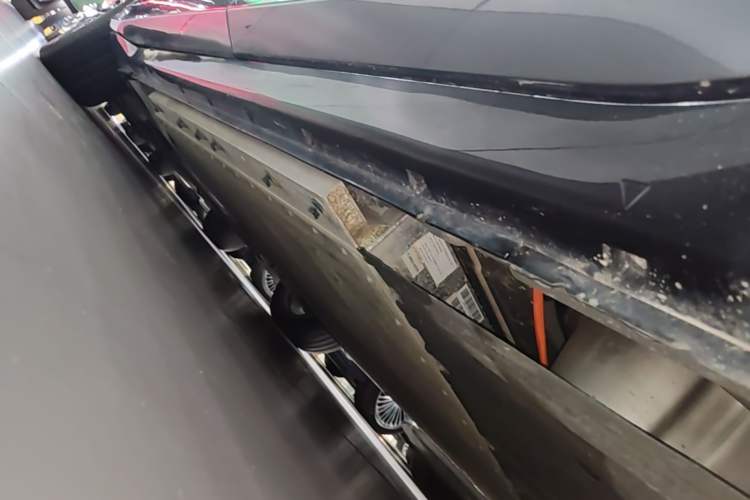 Used VOYAH FREE 2025 Model FREE+ Four-Wheel-Drive Qiankun Edition Left Side Sill
