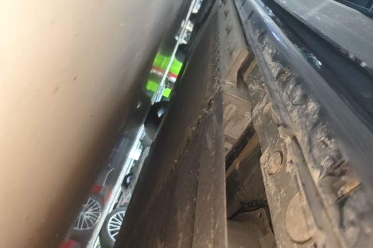 Used VOYAH FREE 2025 318 259 km All-Wheel-Drive Exploration Edition Left Side Sill
