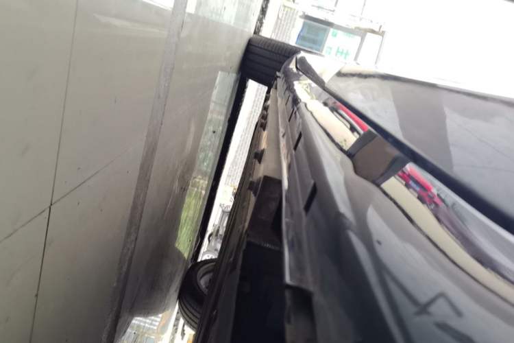 Used VOYAH FREE 2025 Model FREE+ Rear-Drive Qiankun Edition Left Side Sill