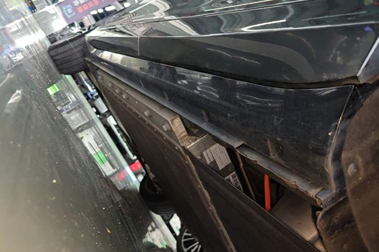 Used VOYAH FREE 2025 Model FREE+ Rear-Drive Qiankun Edition Left Side Sill