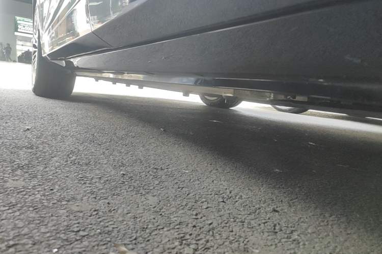 Used VOYAH FREE 2025 Model FREE+ Four-Wheel-Drive Qiankun Edition Left Side Sill