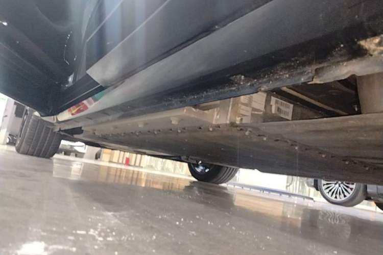 Used VOYAH FREE 2025 318 259 km All-Wheel-Drive Exploration Edition Left Side Sill