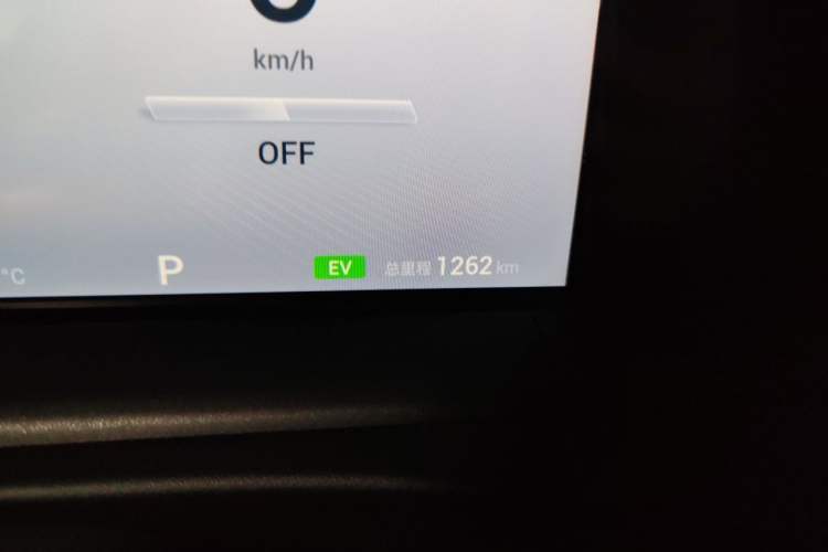 Used VOYAH FREE 2025 318 318 km Rear-Drive Touring Edition Odometer Close Up