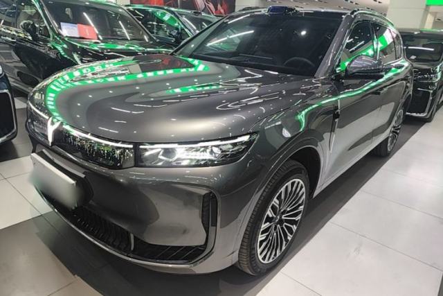 Ojetý VOYAH FREE 2025 Model FREE+ Four-Wheel-Drive Qiankun Edition