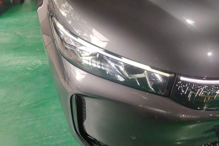 Used VOYAH FREE 2025 Model FREE+ Rear-Drive Qiankun Edition Right Front Headlight