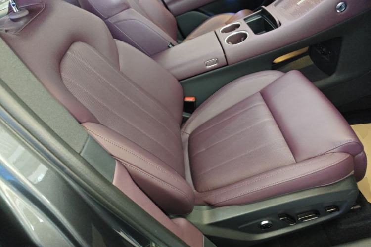 Used VOYAH FREE 2025 Model FREE+ Four-Wheel-Drive Qiankun Edition Right Front Seat