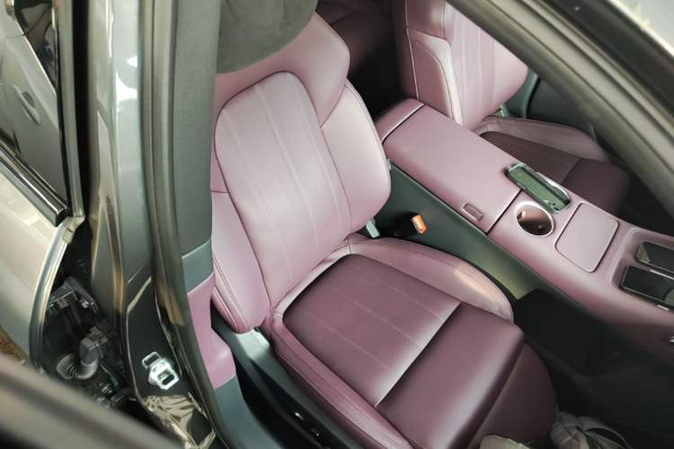 Used VOYAH FREE 2025 Model FREE+ Rear-Drive Qiankun Edition Right Front Seat