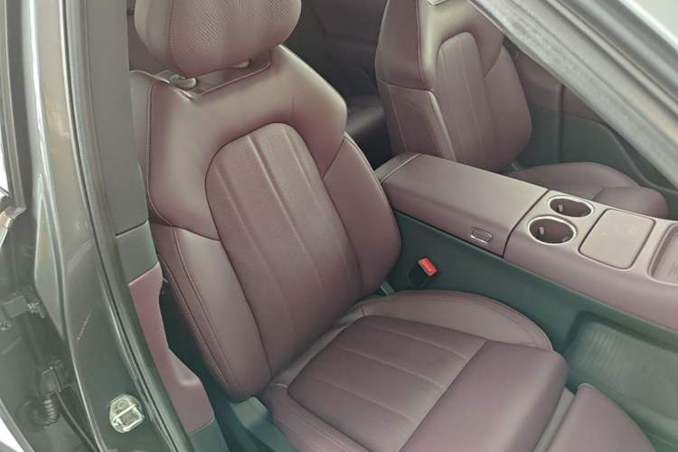 Used VOYAH FREE 2025 Model FREE+ Rear-Drive Qiankun Edition Right Front Seat
