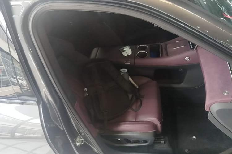 Used VOYAH FREE 2025 Model FREE+ Rear-Drive Qiankun Edition Right Front Seat