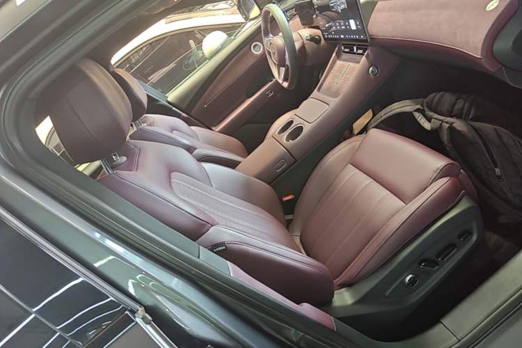Used VOYAH FREE 2025 Model FREE+ Rear-Drive Qiankun Edition Right Front Seat
