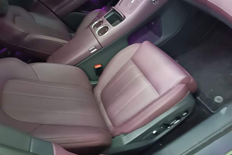 Used VOYAH FREE 2025 Model FREE+ Rear-Drive Qiankun Edition Right Front Seat