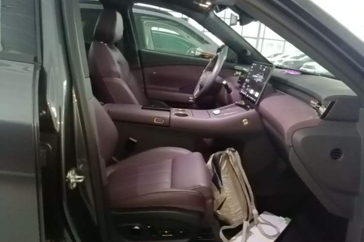 Used VOYAH FREE 2025 Model FREE+ Rear-Drive Qiankun Edition Right Front Seat