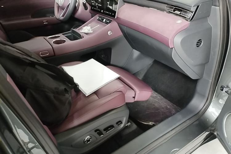 Used VOYAH FREE 2025 Model FREE+ Four-Wheel-Drive Qiankun Edition Right Front Seat
