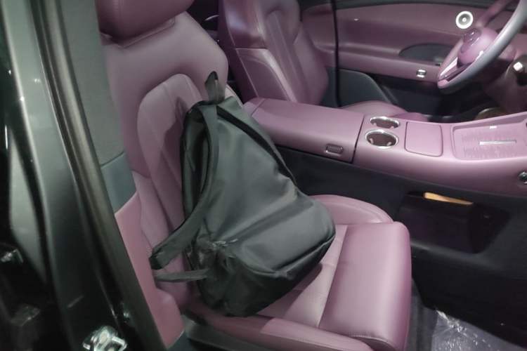 Used VOYAH FREE 2025 Model FREE+ Rear-Drive Qiankun Edition Right Front Seat