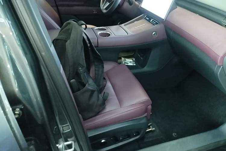 Used VOYAH FREE 2025 Model FREE+ Rear-Drive Qiankun Edition Right Front Seat