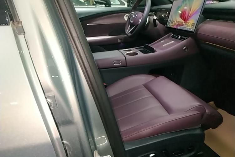 Used VOYAH FREE 2025 Model FREE+ Four-Wheel-Drive Qiankun Edition Right Front Seat