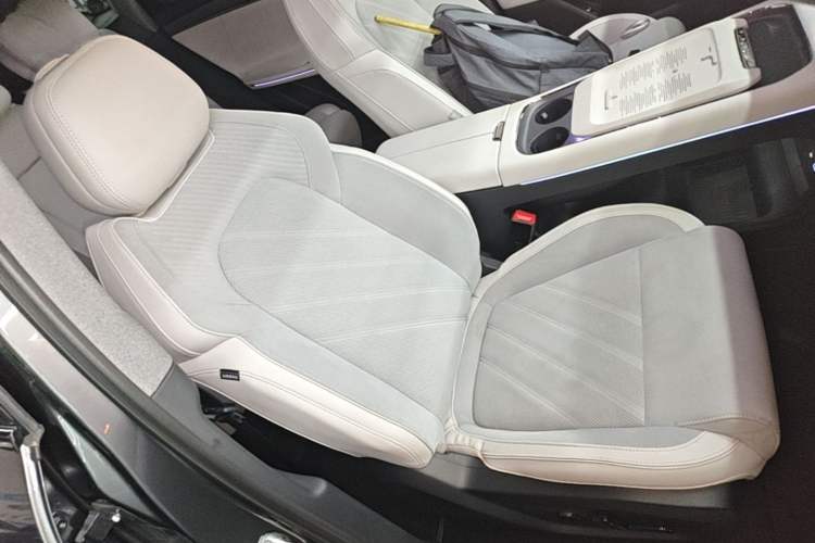 Used VOYAH FREE 2025 318 318 km Rear-Drive Touring Edition Right Front Seat
