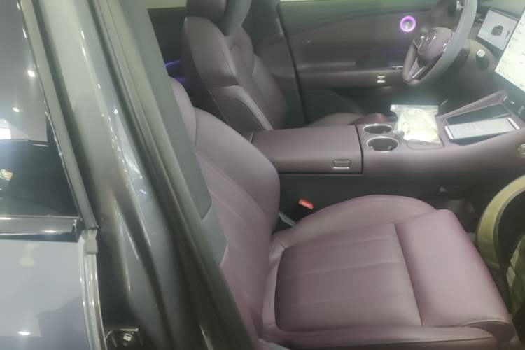 Used VOYAH FREE 2025 Model FREE+ Rear-Drive Qiankun Edition Right Front Seat