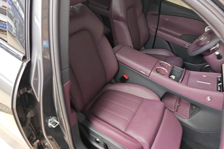 Used VOYAH FREE 2025 Model FREE+ Four-Wheel-Drive Qiankun Edition Right Front Seat