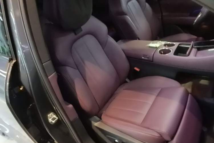 Used VOYAH FREE 2025 Model FREE+ Rear-Drive Qiankun Edition Right Front Seat