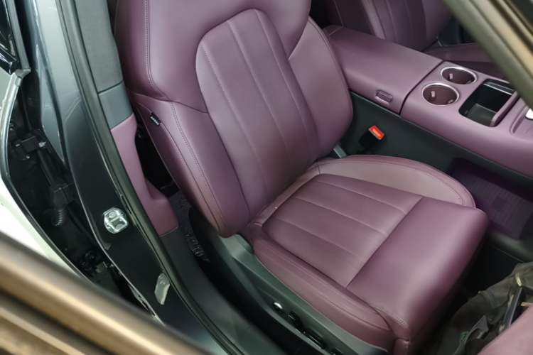 Used VOYAH FREE 2025 Model FREE+ Rear-Drive Qiankun Edition Right Front Seat