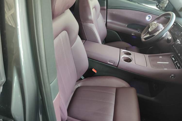 Used VOYAH FREE 2025 Model FREE+ Four-Wheel-Drive Qiankun Edition Right Front Seat