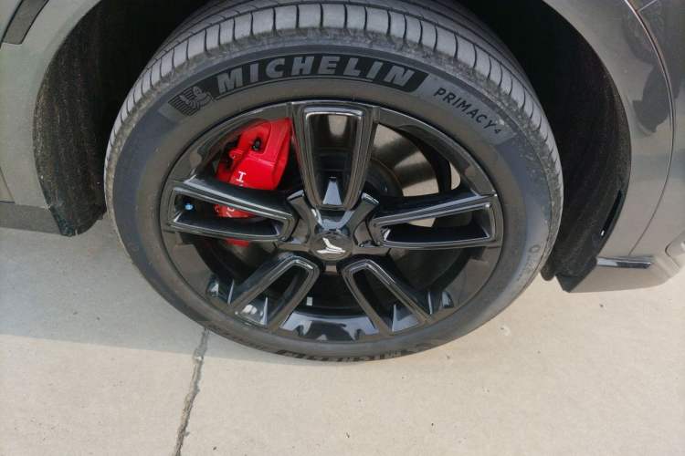Used VOYAH FREE 2025 318 259 km All-Wheel-Drive Exploration Edition Right Front Wheel Hub
