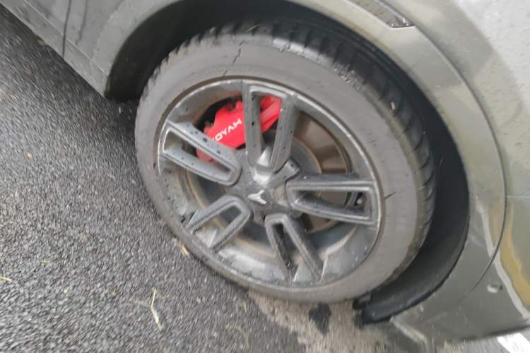 Used VOYAH FREE 2025 318 259 km All-Wheel-Drive Exploration Edition Right Front Wheel Hub