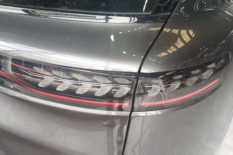 Used VOYAH FREE 2025 Model FREE+ Rear-Drive Qiankun Edition Right Rear Taillight