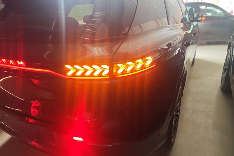 Used VOYAH FREE 2025 Model FREE+ Rear-Drive Qiankun Edition Right Rear Taillight