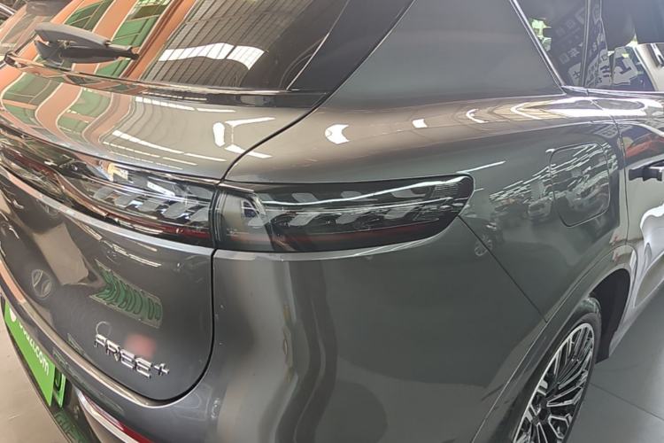 Used VOYAH FREE 2025 Model FREE+ Rear-Drive Qiankun Edition Right Rear Taillight