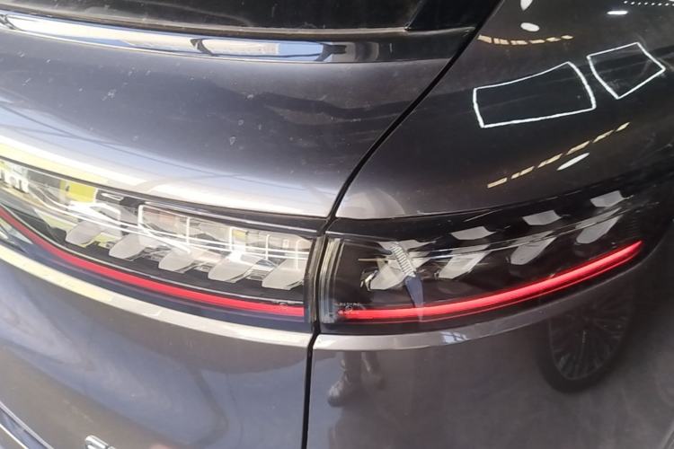 Used VOYAH FREE 2025 Model FREE+ Four-Wheel-Drive Qiankun Edition Right Rear Taillight