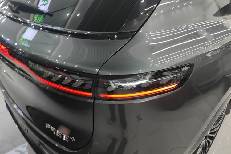 Used VOYAH FREE 2025 Model FREE+ Four-Wheel-Drive Qiankun Edition Right Rear Taillight
