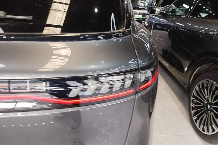 Used VOYAH FREE 2025 Model FREE+ Four-Wheel-Drive Qiankun Edition Right Rear Taillight