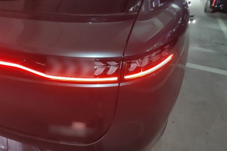 Used VOYAH FREE 2025 Model FREE+ Rear-Drive Qiankun Edition Right Rear Taillight
