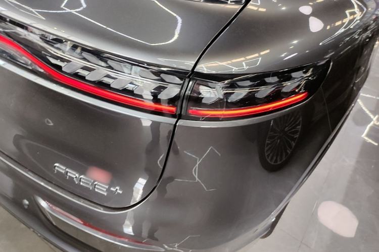 Used VOYAH FREE 2025 Model FREE+ Four-Wheel-Drive Qiankun Edition Right Rear Taillight