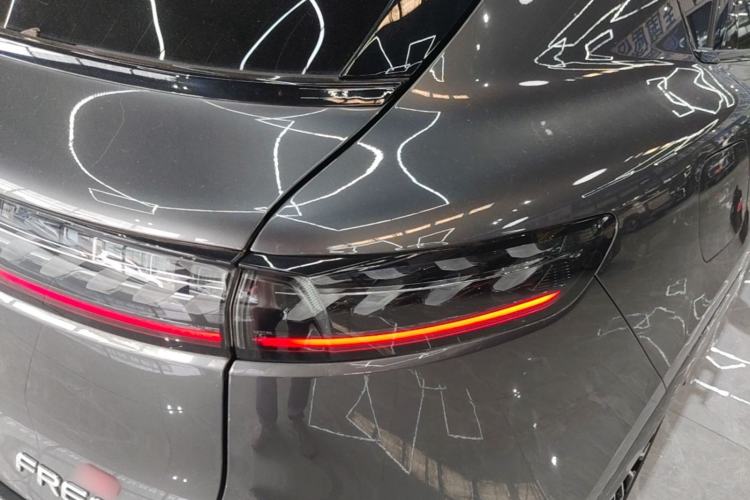 Used VOYAH FREE 2025 Model FREE+ Four-Wheel-Drive Qiankun Edition Right Rear Taillight