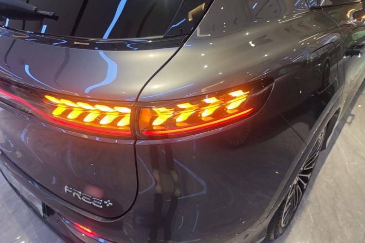 Used VOYAH FREE 2025 Model FREE+ Four-Wheel-Drive Qiankun Edition Right Rear Taillight