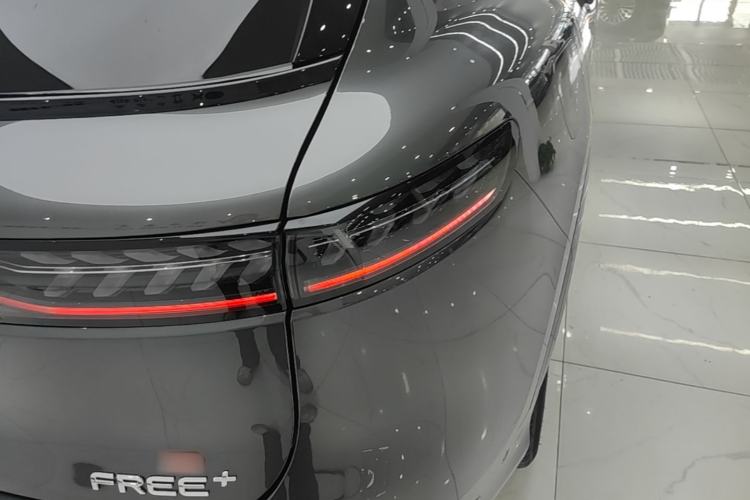 Used VOYAH FREE 2025 Model FREE+ Rear-Drive Qiankun Edition Right Rear Taillight