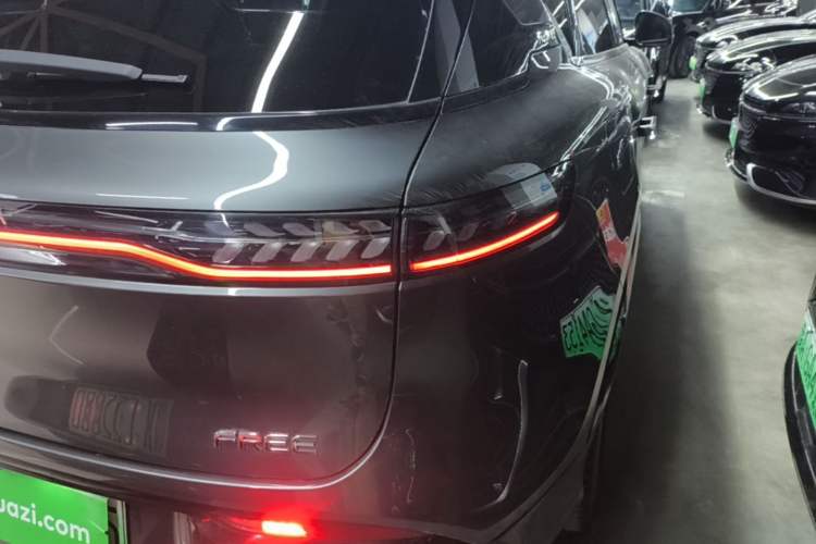 Used VOYAH FREE 2025 318 318 km Rear-Drive Touring Edition Right Rear Taillight
