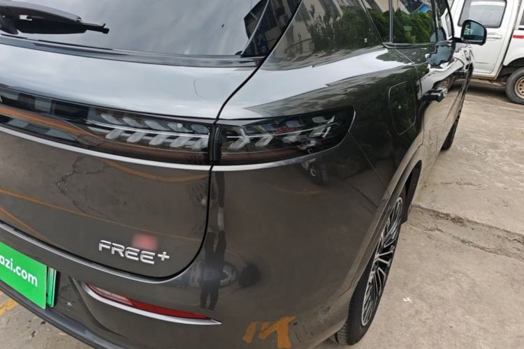 Used VOYAH FREE 2025 Model FREE+ Four-Wheel-Drive Qiankun Edition Right Rear Taillight