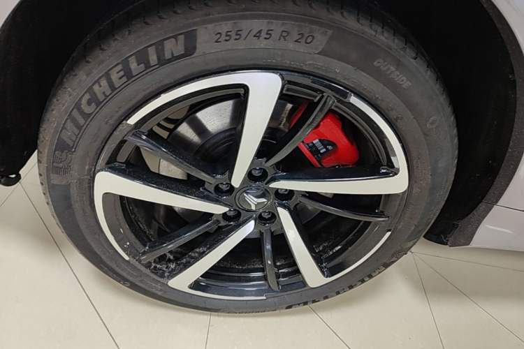 Used VOYAH FREE 2025 Model FREE+ Rear-Drive Qiankun Edition Right Rear Wheel Hub