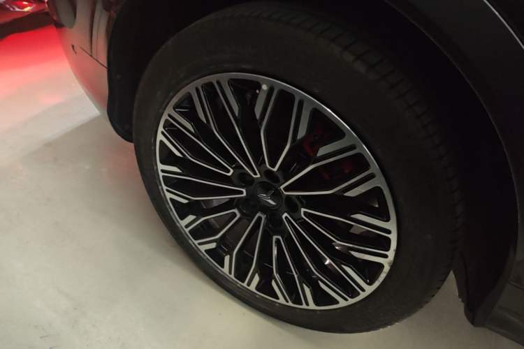 Used VOYAH FREE 2025 Model FREE+ Rear-Drive Qiankun Edition Right Rear Wheel Hub